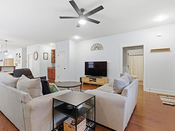 5th image of 133 Prospect Park Dr