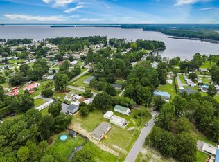 721 General Moultrie Dr, Bonneau, SC 29431
