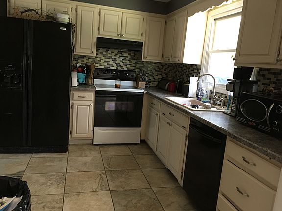 3rd image of 2436 Wedgewood Dr