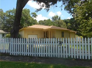 302 Bluebonnet Dr, Orange, TX 77630