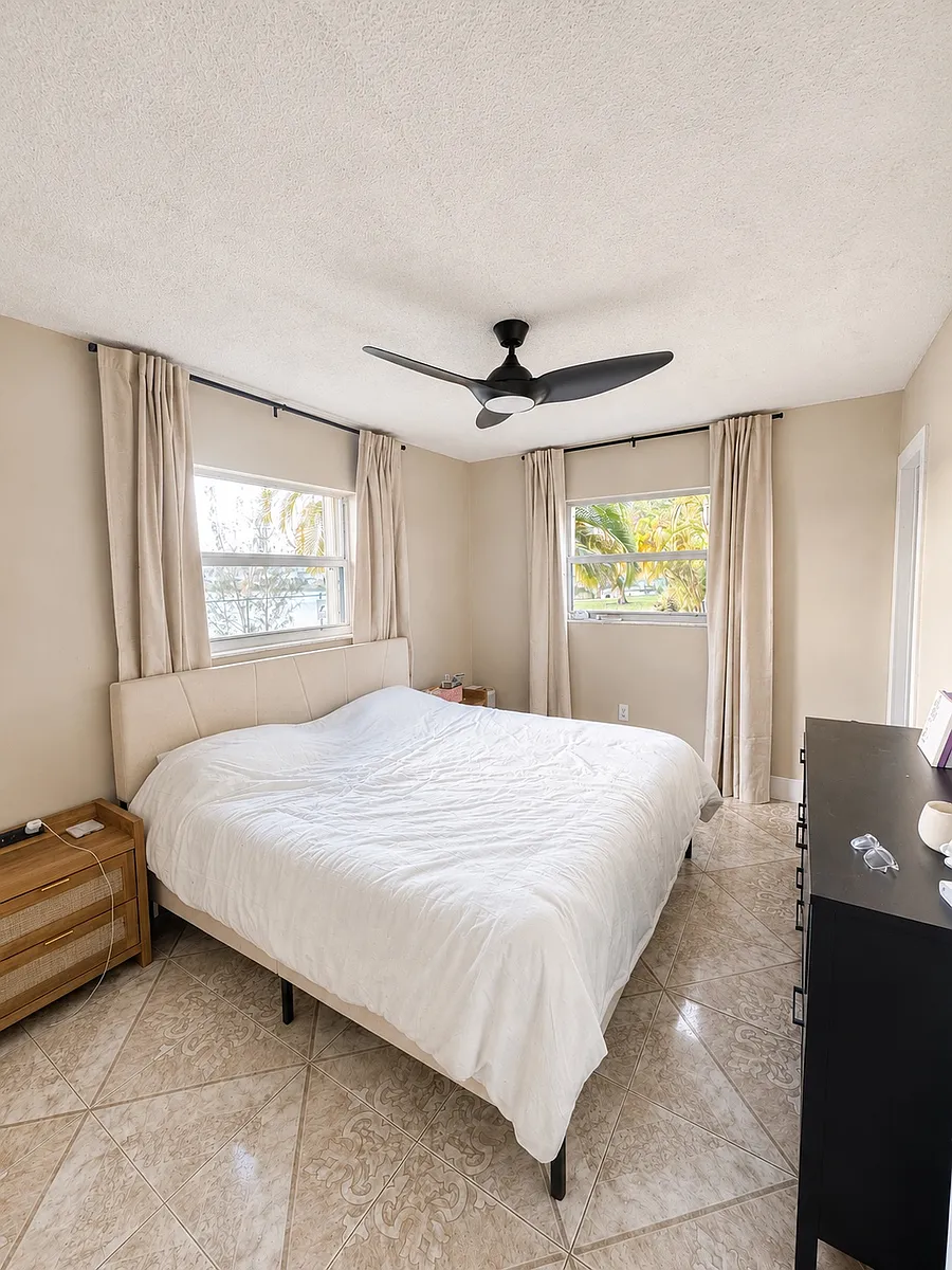 Building Photo - 160 Royal Palm Rd #109