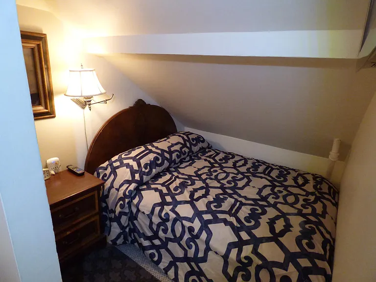 2121 Colby Ave #4 — Photo 8