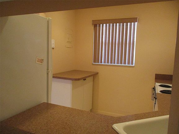 5th image of 8390 Lagos De Campo Boulevard #304