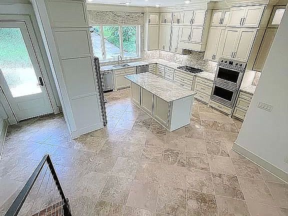 5th image of 821 N Gregg Ave