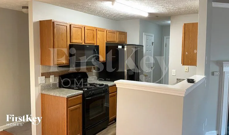 3080 Lakeside Cir — Photo 5