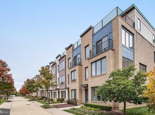 6940 Rockledge Dr, Bethesda, MD 20817