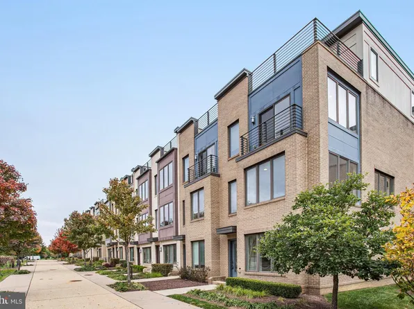 6940 Rockledge Dr, Bethesda, MD 20817