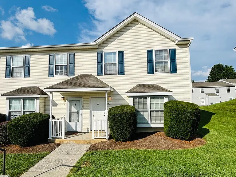 1416 Christine Ct — Photo 1