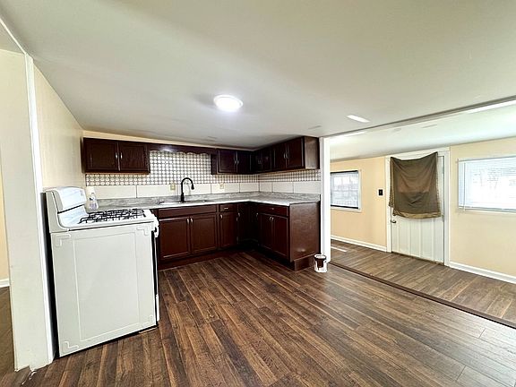 5th image of 778 Hodge St