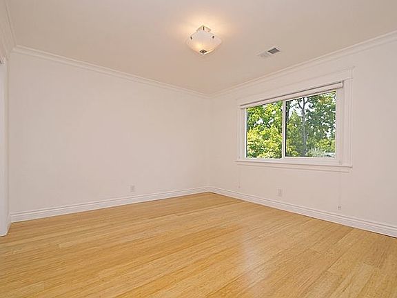 4th image of 260 College Ave APT F