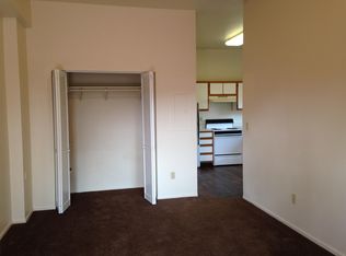 105 37th St APT 12, Springfield, OR 97478