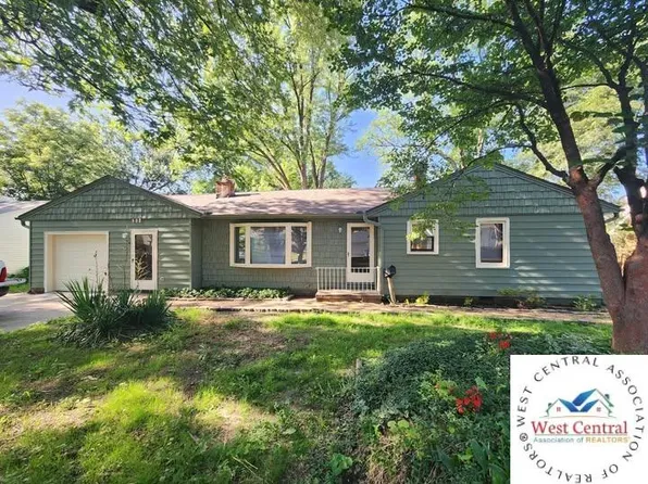 402 E Truman Ave, Clinton, MO 64735