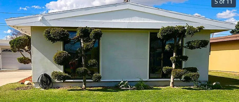 Front view of home.