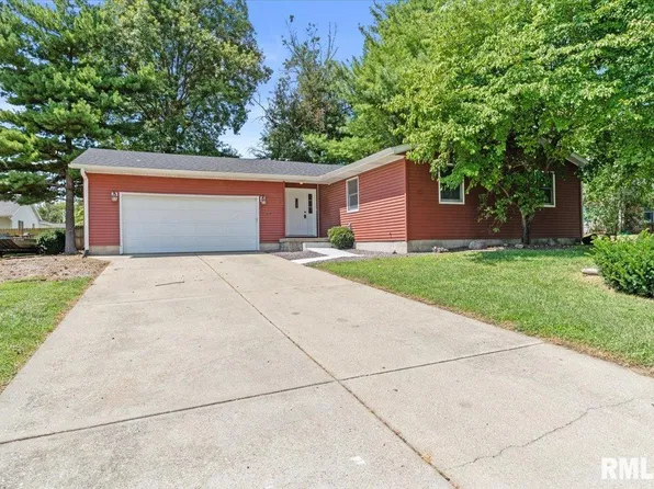 108 N Rose Dr, Auburn, IL 62615