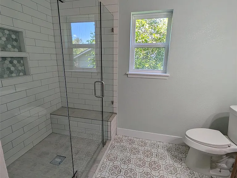 9705 Marlborough Dr — Photo 14