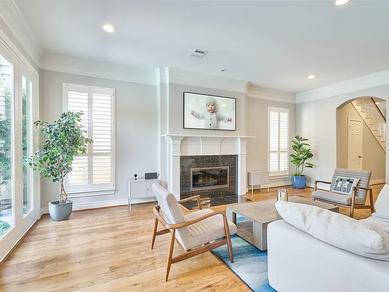 4028 Gramercy St — Photo 16
