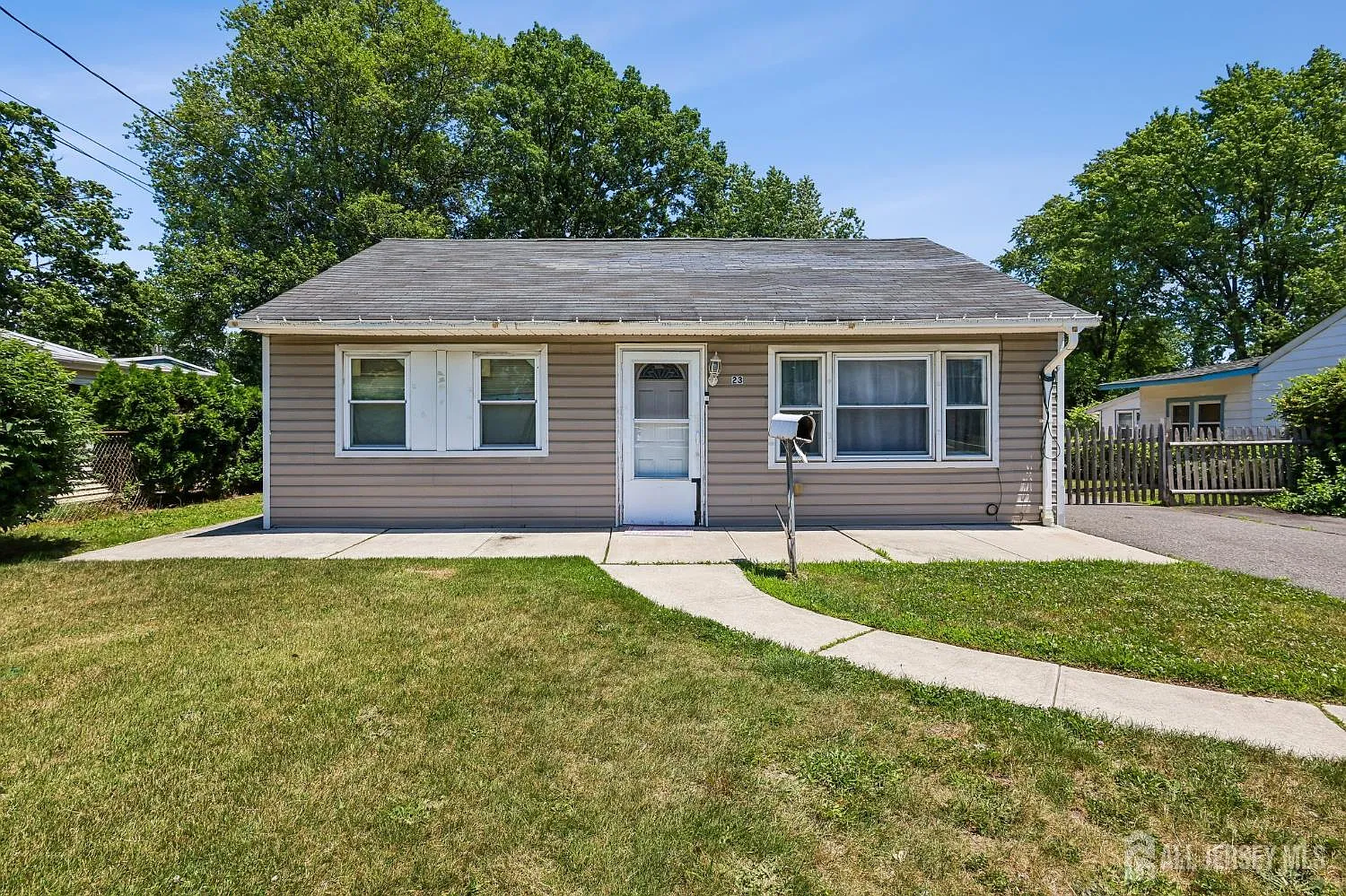 3 bed, 2.0 bath, 1200 sqft, $3,000 — Photo 3