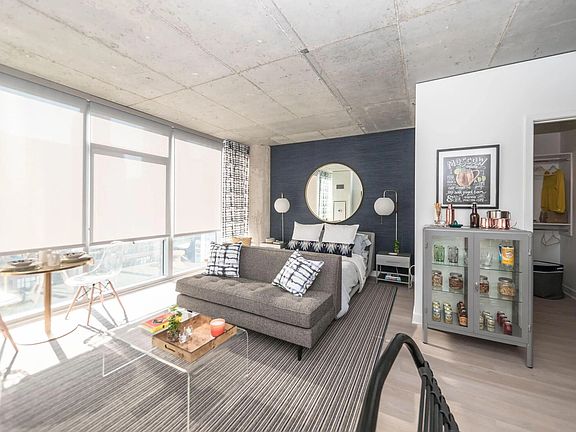 2nd image of 317 W Illinois St #807
