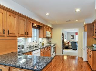 16 Mt Holly Rd E, Katonah, NY 10536