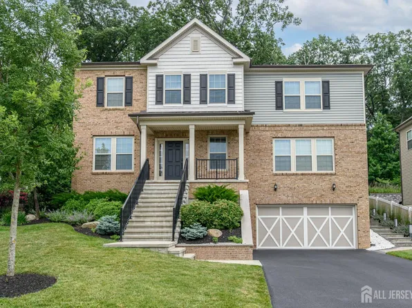 22 Hilltop Dr, North Caldwell, NJ 07006