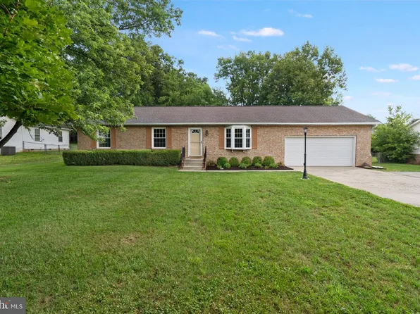 62 Upshur Dr, Inwood, WV 25428