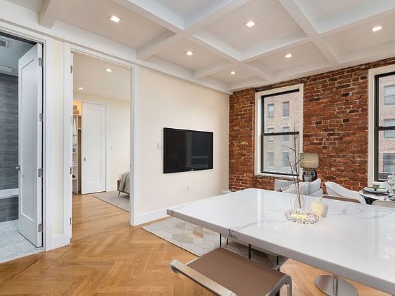 2nd image of 921 Washington Ave #628