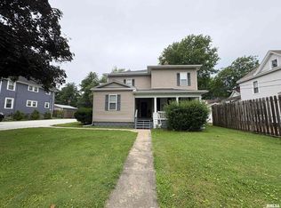 301-303 N Diamond St, Jacksonville, IL 62650