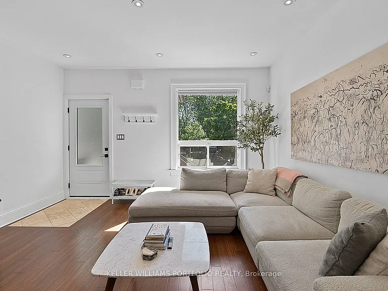 28 Tiverton Ave — Photo 7