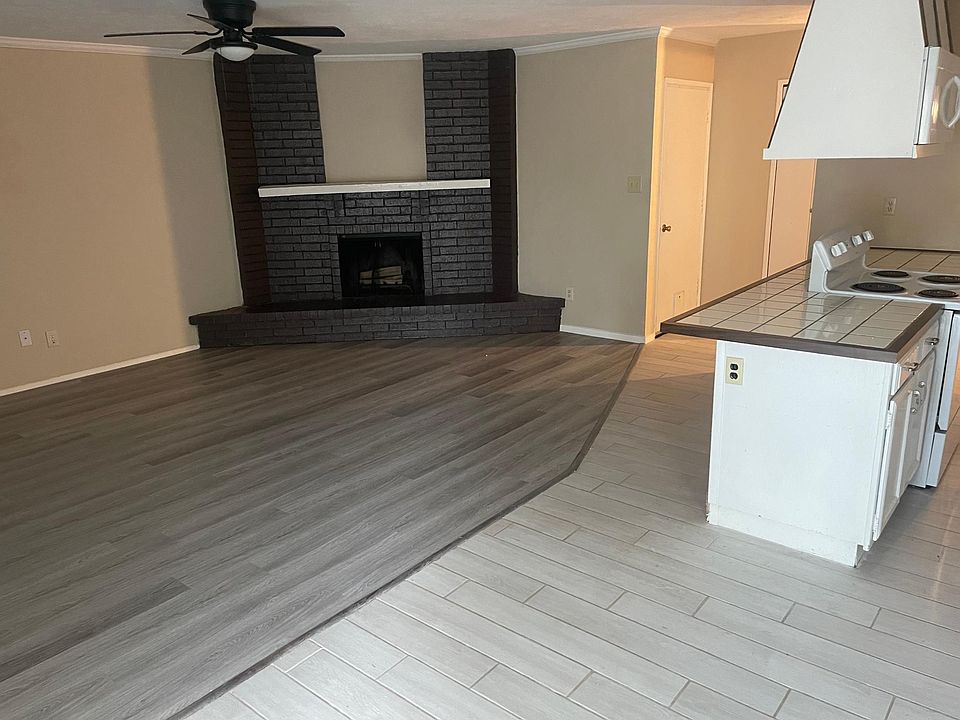 1st image of 714 Circle Cove Dr