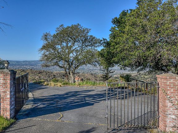 3rd image of 2806 Monticello Road
