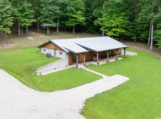 2771 Old Vincennes Rd, Mitchell, IN 47446