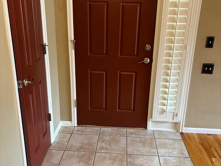 8038 E Fairmount Dr — Photo 4