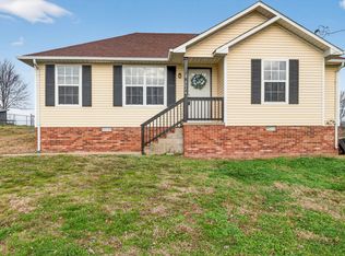 2074 Carneal Ln, Oak Grove, KY 42262