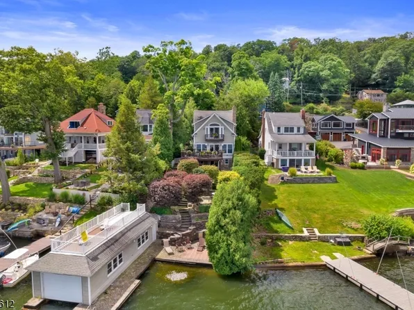 257 Lakeside Blvd, Hopatcong Boro, NJ 07843