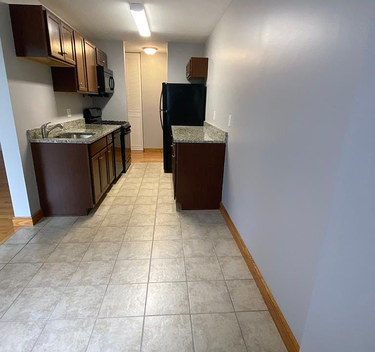 1st image of 6 Shrewsbury Green Dr Unit I