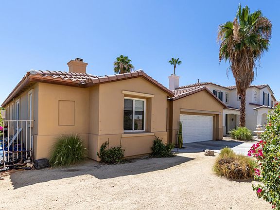 3rd image of 240 Paseo Vista Cir