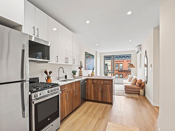 5th image of 168 W 136th St #6C