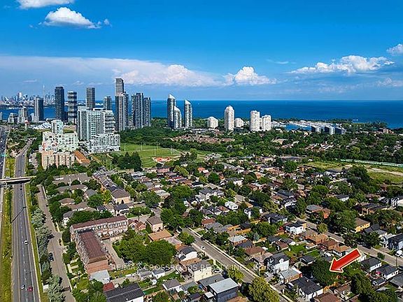 2nd image of 65 Manitoba St