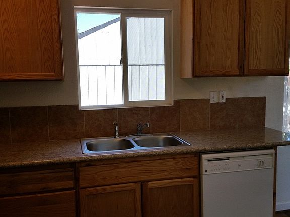 4th image of 1808 Evergreen Ave