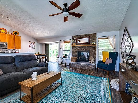 5th image of 2393 Gardner Dr