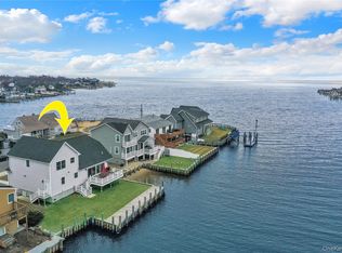 10 Beach Rd, Massapequa, NY 11758