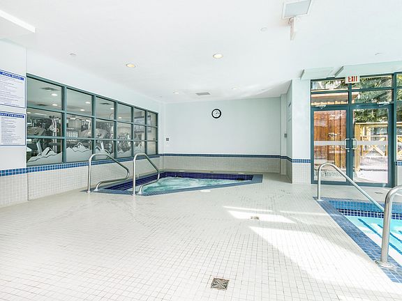 4th image of 4308 Main St #1416