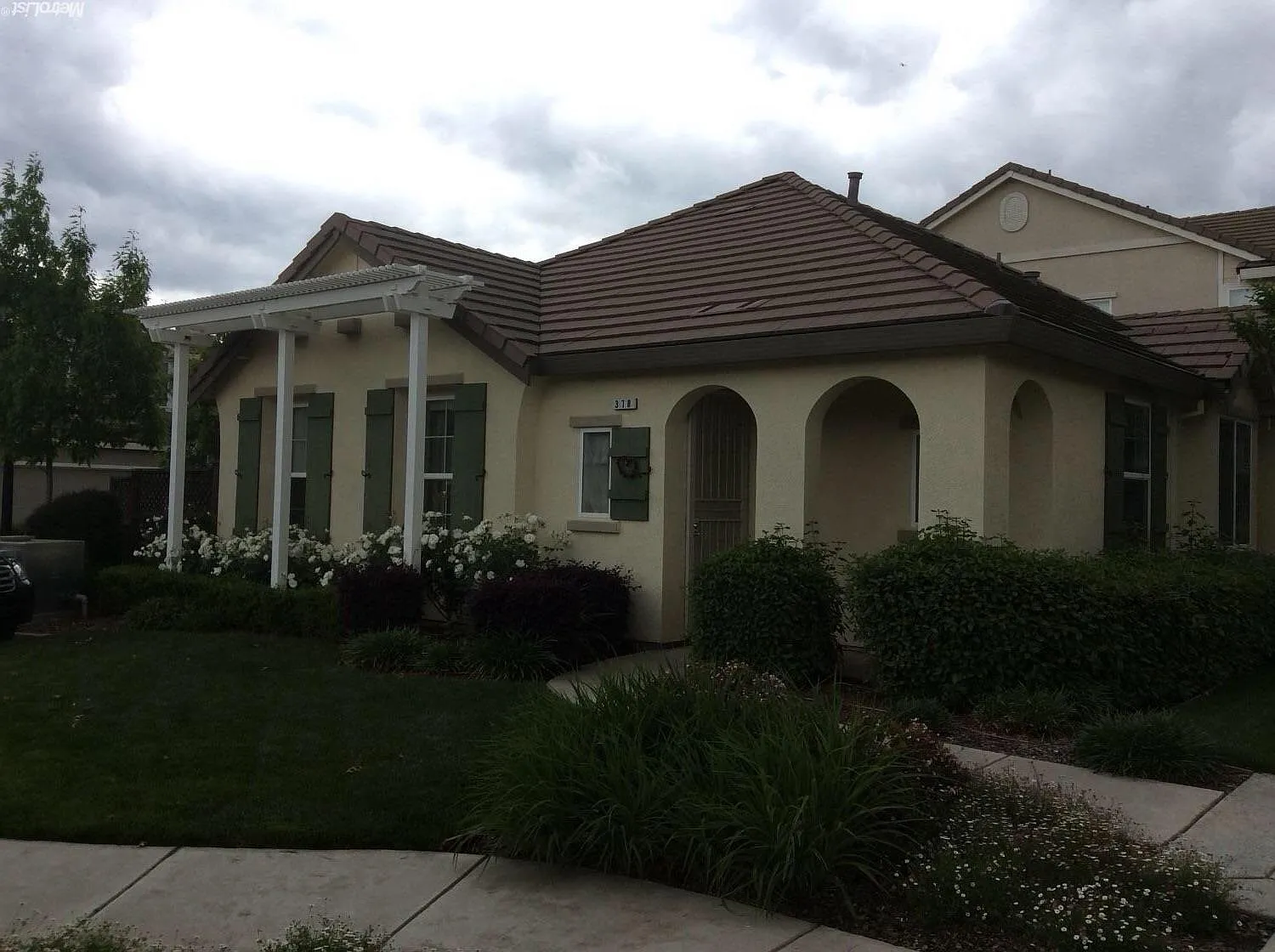 378 Carriage Ln photo 1