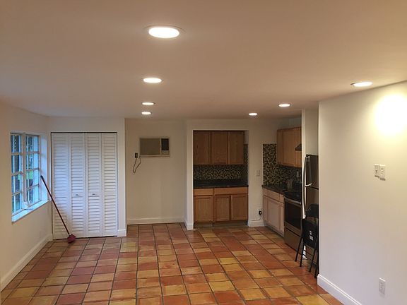 3rd image of 801 NE 182nd St