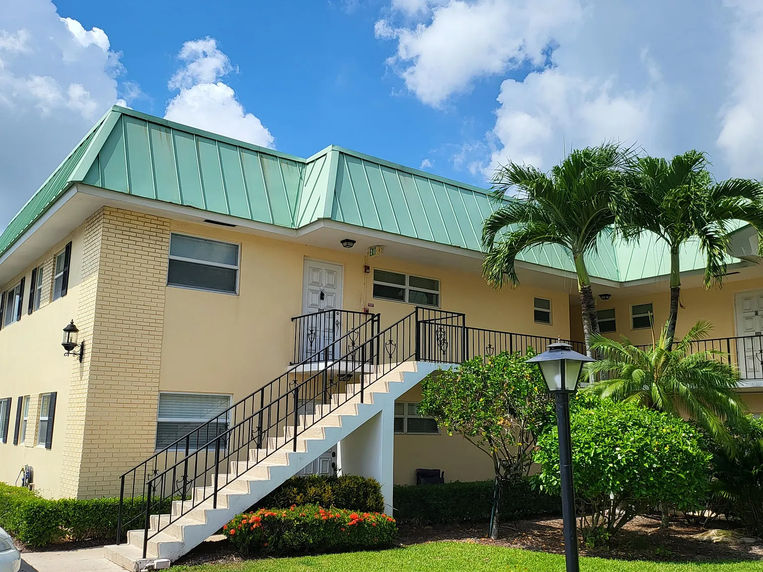 2 bed, 2.0 bath, 1224 sqft, $2,150 — Photo 2