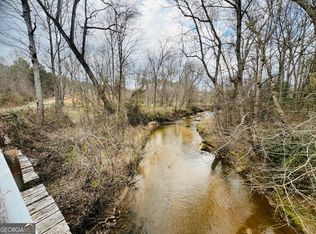 1904 Calhoun Rd, Dewy Rose, GA 30634