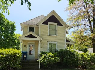 70 E Burdick St, Oxford, MI 48371