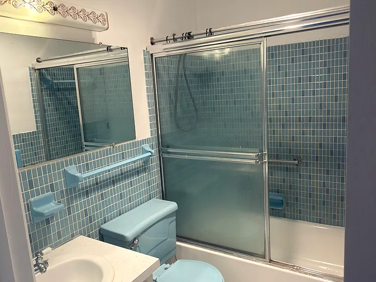 19000 NE 3rd Ct #418 — Photo 8