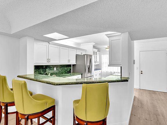 4th image of 23385 S Barwood Lane S #407