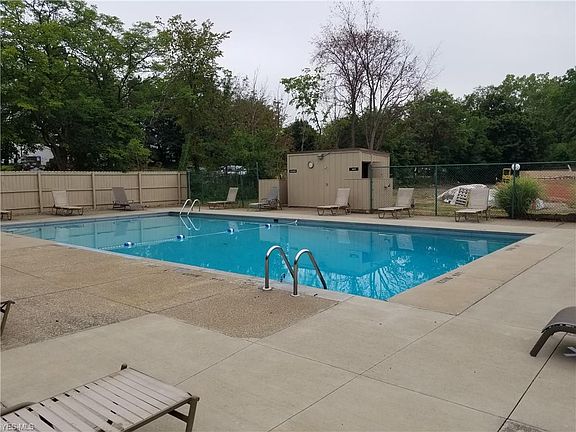 5th image of 1600 Cedarwood Dr APT 226